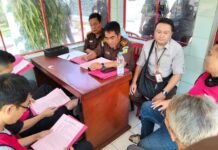 Penyerahan Tahap II Lima Tersangka Tipikor Kredit Fiktif Bank Intan Jabar Garut ke JPU