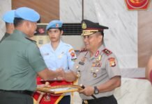 Kapolda Metro Jaya Terima Penghargaan dan Brevet Kehormatan “Setia Waspada” Paspampres