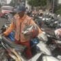 Parkir Liar Dibadan Jalan, di Depan Rumah Sakit TMC Tasikmalaya Diduga Libatkan Oknum Dishub Kota Tasikmalaya
