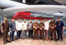 Kapuspenkum Dr. Harli Siregar Sambangi Dapur Redaksi Media TEMPO