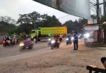 Ormas DPAC BPPKB Banten ParungPanjang Turun Ke jalan Dampingi Dishub dalam Penegakan Perbub No.56 Tahun 2023 Terkait Mobil Tambang di Atas 8 ton