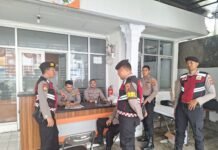 Pastikan Keamanan Saat Pendaftaran Pilkada 2024, Polisi Disiagakan di Kantor KPU Kota Tasikmalaya