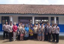 Polres Tasikmalaya Kota Kembali Bagikan Makan Sehat Bergizi Gratis kepada Siswa SDN Sukamukti Kecamatan Cisayong