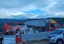 Bus Pariwisata membawa rombongan siswa siswi SMP IT Darul Qur’an Mulia Bogor kecelakaan di dalam jalan Tol Malang