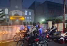 Polisi Sterilisasi Gereja-Gereja di Kota Tasikmalaya Menjelang Natal dan Tahun Baru