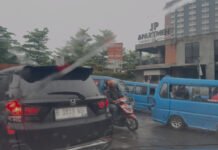 Kemacetan Kronis di Simpang Bubulak: Angkot Ngetem, Penertiban Absen