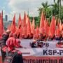 Ribuan Buruh Gelar Aksi di DPR, Tuntut Kenaikan Upah hingga Hapus Outsourcing