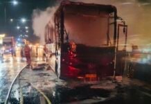 Bus Royal Trans Terbakar di Tol Dalam Kota, Api Berhasil Dipadamkan dalam 30 Menit