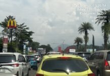 Kepadatan Lalu Lintas Terjadi di Jalan M.H. Thamrin, Arah Sentul City Siang Ini
