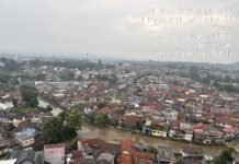 Pemukiman Padat di Bantaran Sungai Ciliwung Bogor Terlihat Rentan Setelah Hujan